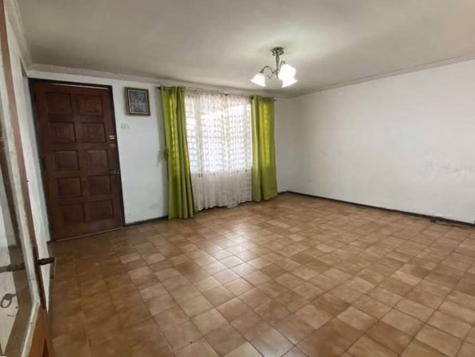 Venta de amplia casa en Quinta Normal  (166518)