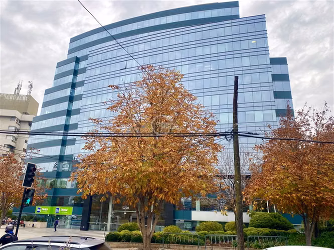 Oficina en arriendo en Vitacura 273 m2