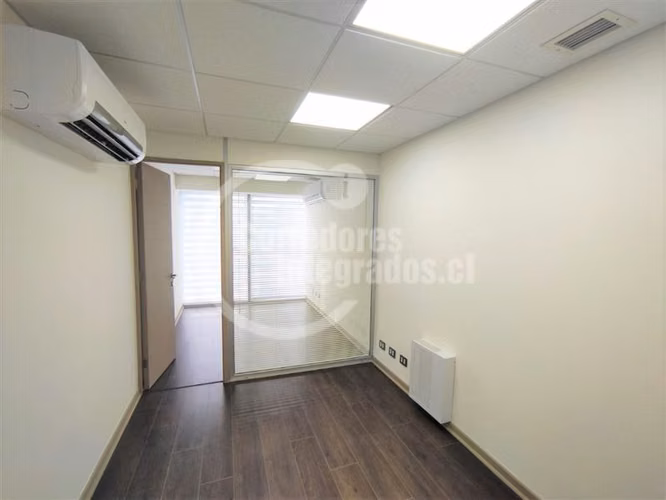 21 m2. 2 privados. Las Condes