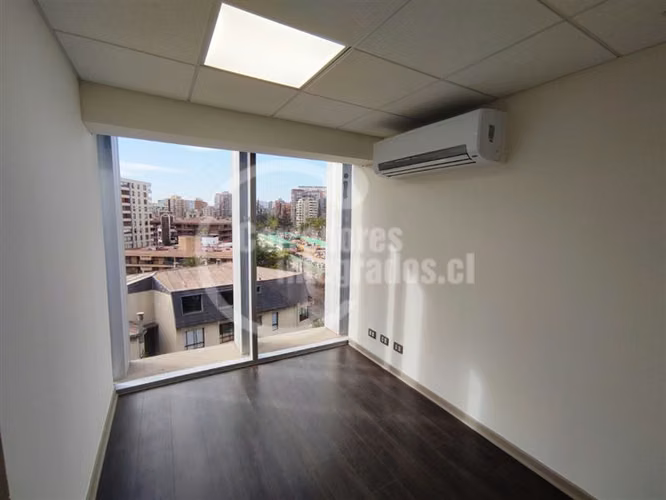 21 m2. 2 privados. Las Condes