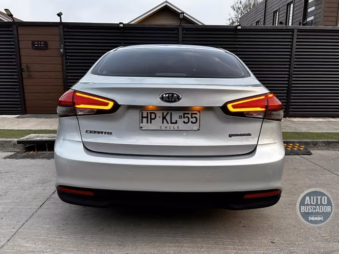 KIA CERATO 1.6 MECANICO