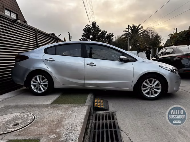 KIA CERATO 1.6 MECANICO