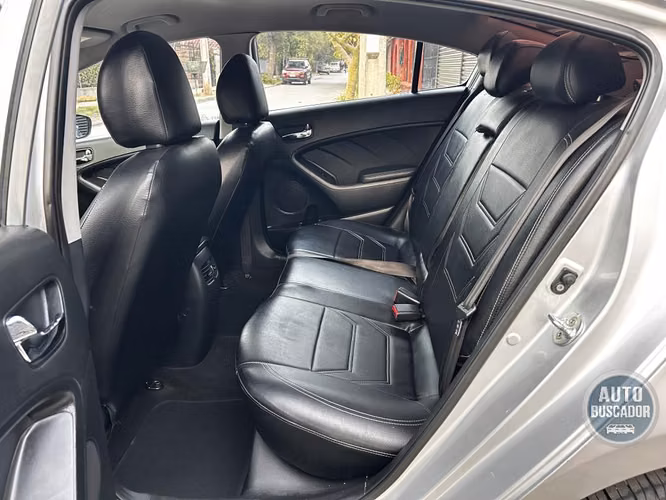KIA CERATO 1.6 MECANICO