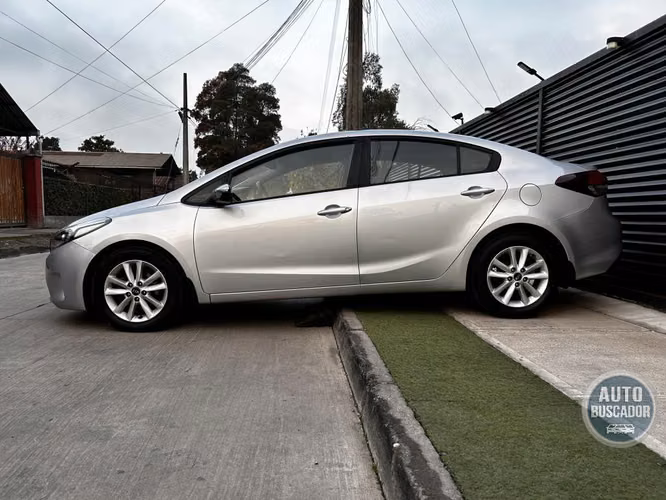 KIA CERATO 1.6 MECANICO