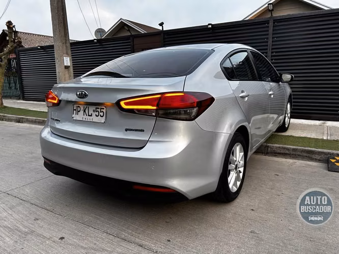 KIA CERATO 1.6 MECANICO