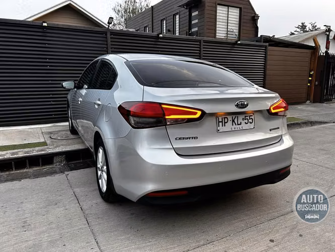 KIA CERATO 1.6 MECANICO