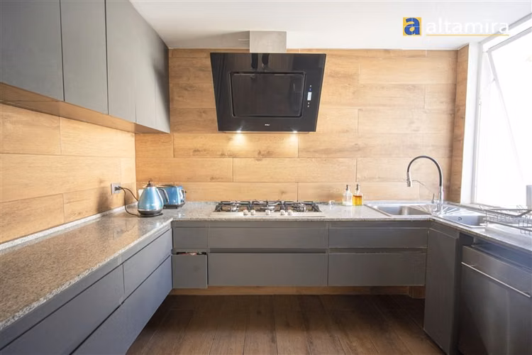 Casa en Cond la portada en arriendo de 4 dorm. en Iquique