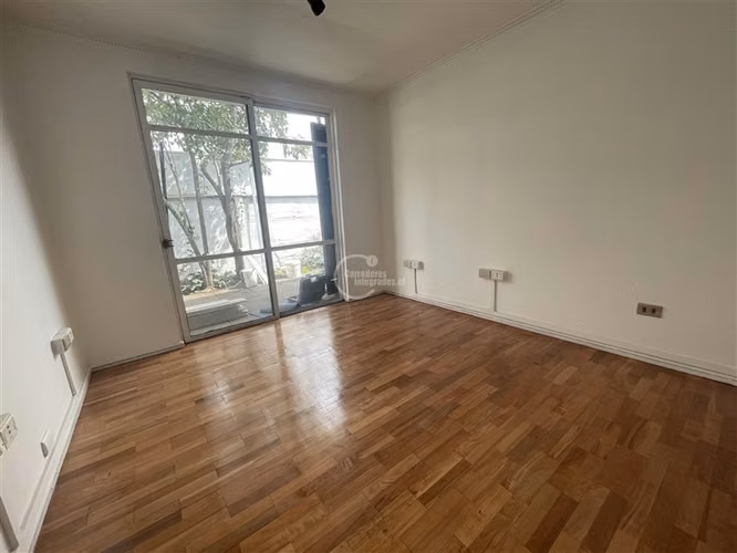 Excelente casa de uso comercial en venta en Vitacura