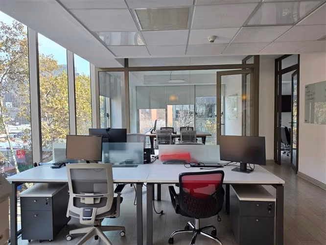 Oficina en Arriendo en Providencia / Edificio Plaza Suecia - Imagen 11
