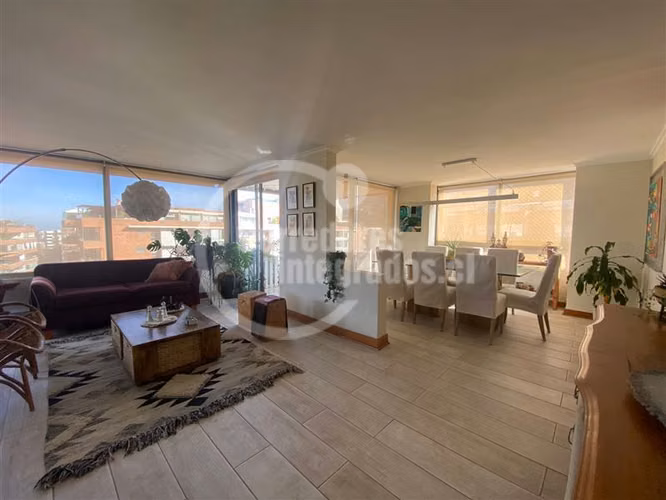 Departamento en venta de 3 dorm. en Vitacura