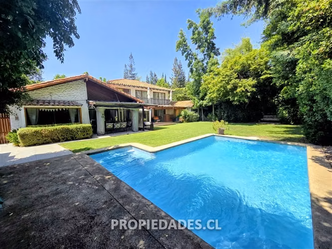 Casa en venta de 5 dorm. en Lo Barnechea GOLF DE MANQUEHUE