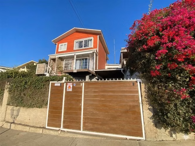 Casa en venta 5 dormitorios 2 baños Cartagena