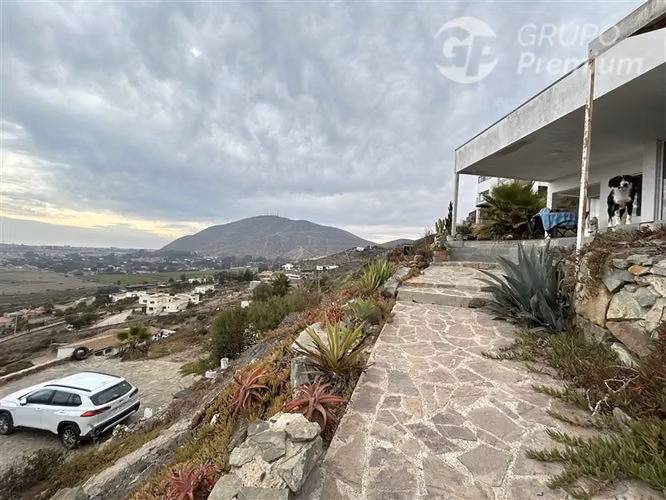 Venta amplia casa en condominio Cerro grande la serena