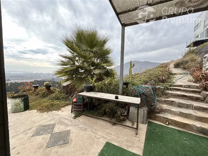 Venta amplia casa en condominio Cerro grande la serena