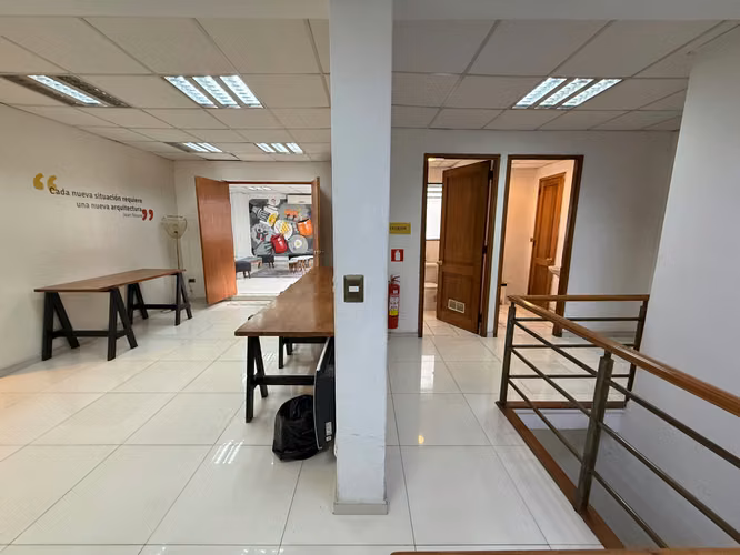 Edif.3pisos /Centro médico/Educación/Eventos (165668)