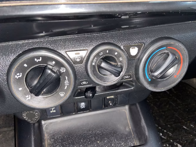 HILUX SR 4X4 LRYC89-SANTIAGO - Imagen 16