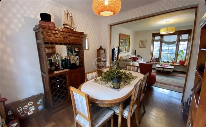Casa en venta de 5 dorm. en Las Condes