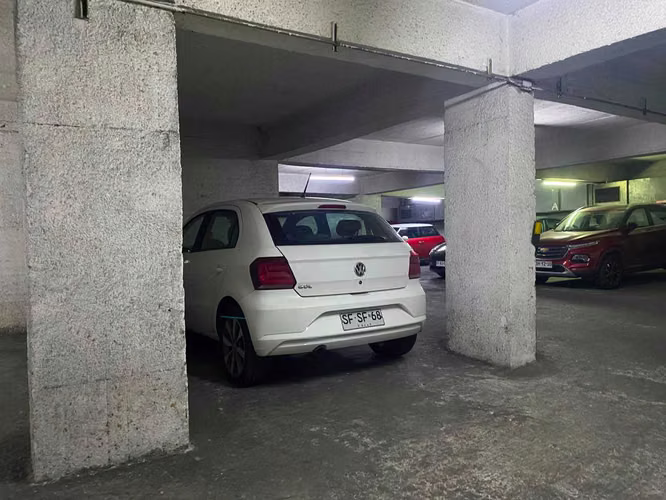 Estacionamiento Metro Tobalaba UF 470 (166610)