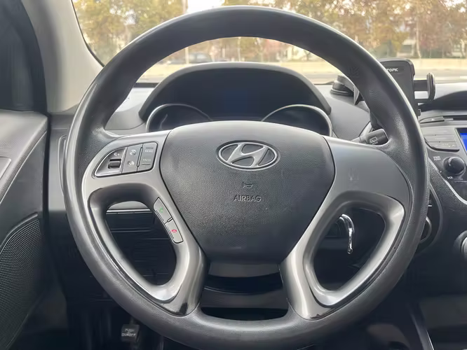HYUNDAI TUCSON GL 2.0 AUT. 2015 SÓLO 78.000 KM.