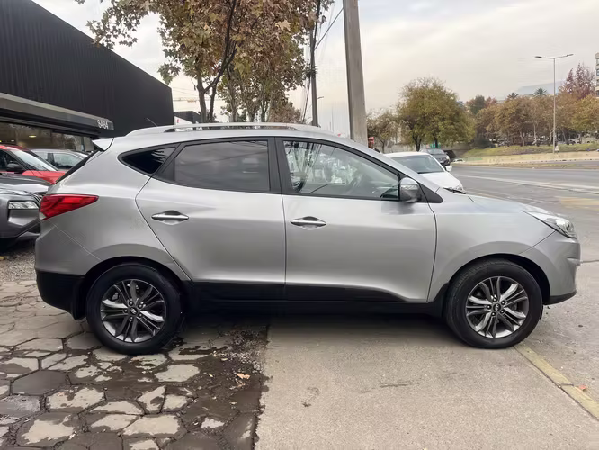 HYUNDAI TUCSON GL 2.0 AUT. 2015 SÓLO 78.000 KM.