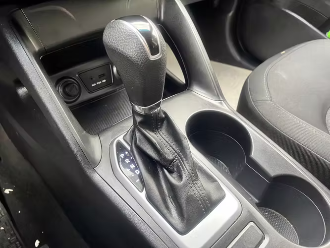 HYUNDAI TUCSON GL 2.0 AUT. 2015 SÓLO 78.000 KM.