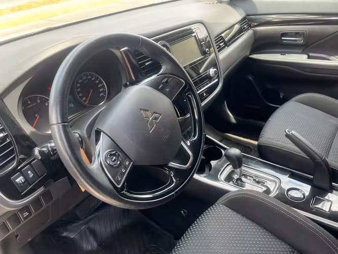 MITSUBISHI OUTLANDER GL 2.0 CVT 2022 IMPECABLE