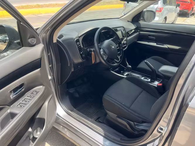 MITSUBISHI OUTLANDER GL 2.0 CVT 2022 IMPECABLE