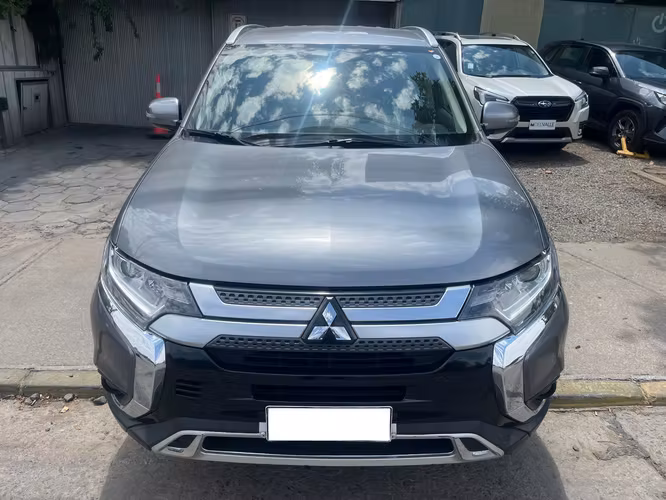 MITSUBISHI OUTLANDER GL 2.0 CVT 2022 IMPECABLE