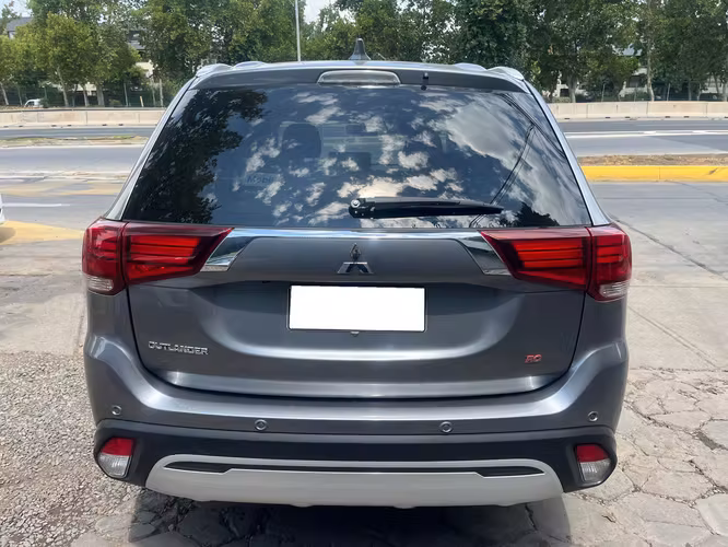 MITSUBISHI OUTLANDER GL 2.0 CVT 2022 IMPECABLE
