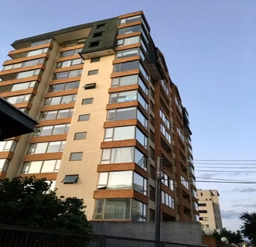SE VENDE AMPLIO DEPARTAMENTO 140 M2 EDIFICIO SIMON IX, TEMUCO.