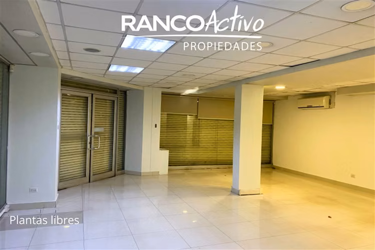 Arriendo centrico Local Comercial tres pisos en San Fernando