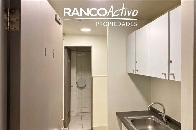 Arriendo centrico Local Comercial tres pisos en San Fernando