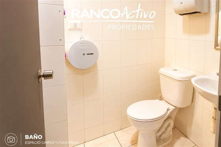 Arriendo centrico Local Comercial tres pisos en San Fernando