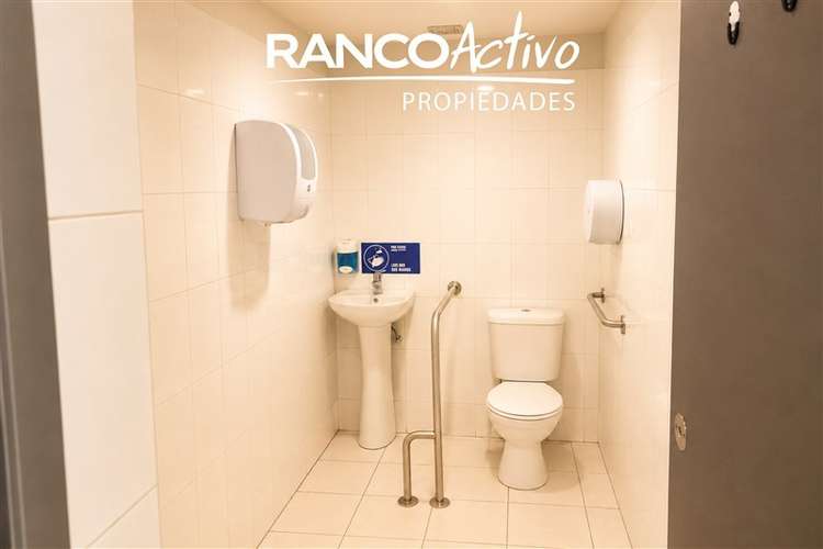 Arriendo centrico Local Comercial tres pisos en San Fernando