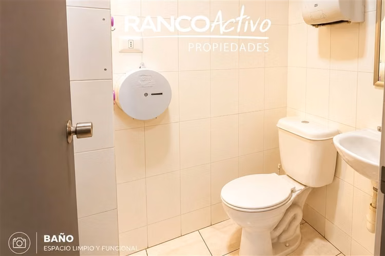 Arriendo centrico Local Comercial tres pisos en San Fernando