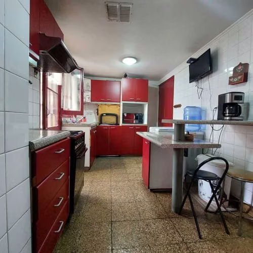 Atractiva y sólida casa en barrio tranquilo (166731) - Imagen 9