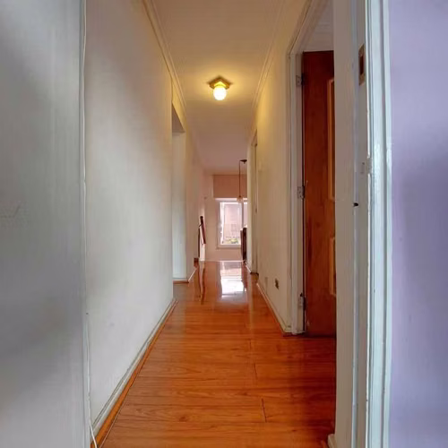 Atractiva y sólida casa en barrio tranquilo (166731) - Imagen 22