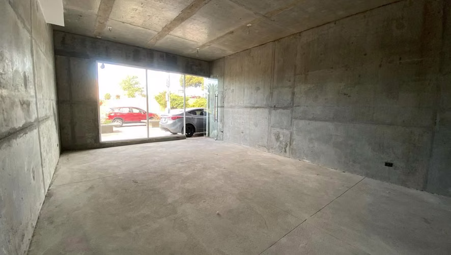 SE ARRIENDA LOCAL COMERCIAL EN AV. 21 DE MAYO 2163