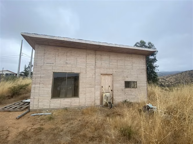 Linda Parcela en venta con Casa en Melipilla