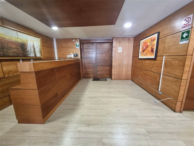 Oficina 160 m2 en arriendo en calle Huerfanos Santiago Centr