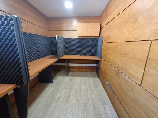 Oficina 160 m2 en arriendo en calle Huerfanos Santiago Centr