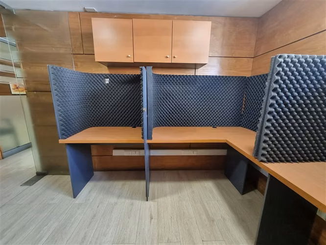 Oficina 160 m2 en arriendo en calle Huerfanos Santiago Centr
