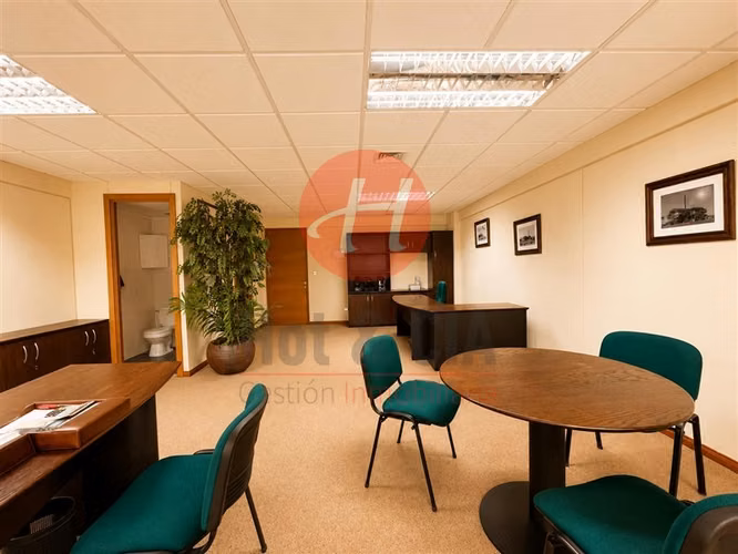 Oficina en Arriendo Edificio Prat Temuco 46 m, Estac.