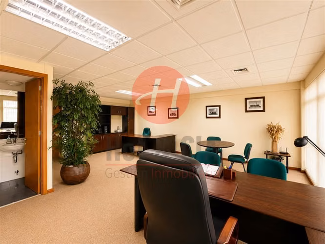 Oficina en Arriendo Edificio Prat Temuco 46 m, Estac.