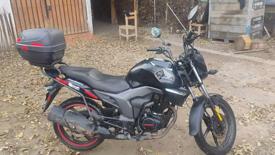 Moto Honda CB 150 F