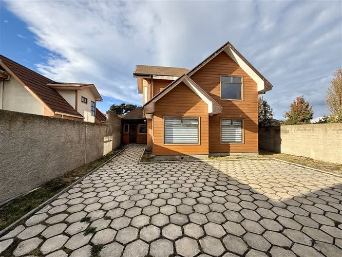 PROPIEDAD FULL COMODIDAD EN ARRIENDO - 3D 3B