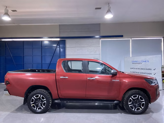 HILUX SRV 4X4 TDSC96-SANTIAGO