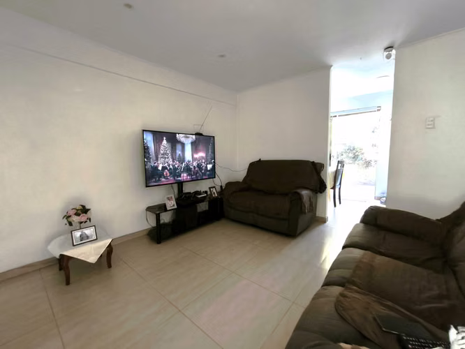 CASA REMODELADA - VENDE SON COMISION (166830)