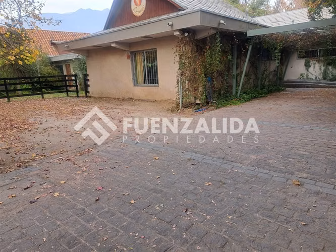 Sitio en venta en La Reina