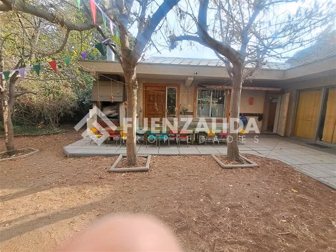Sitio en venta en La Reina